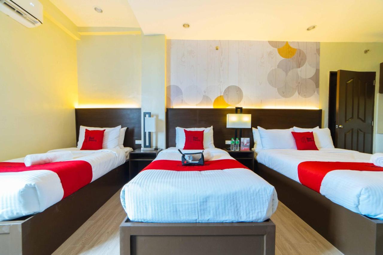 Готель Reddoorz Premium @ Sta Rosa Tagaytay Road Silang Екстер'єр фото