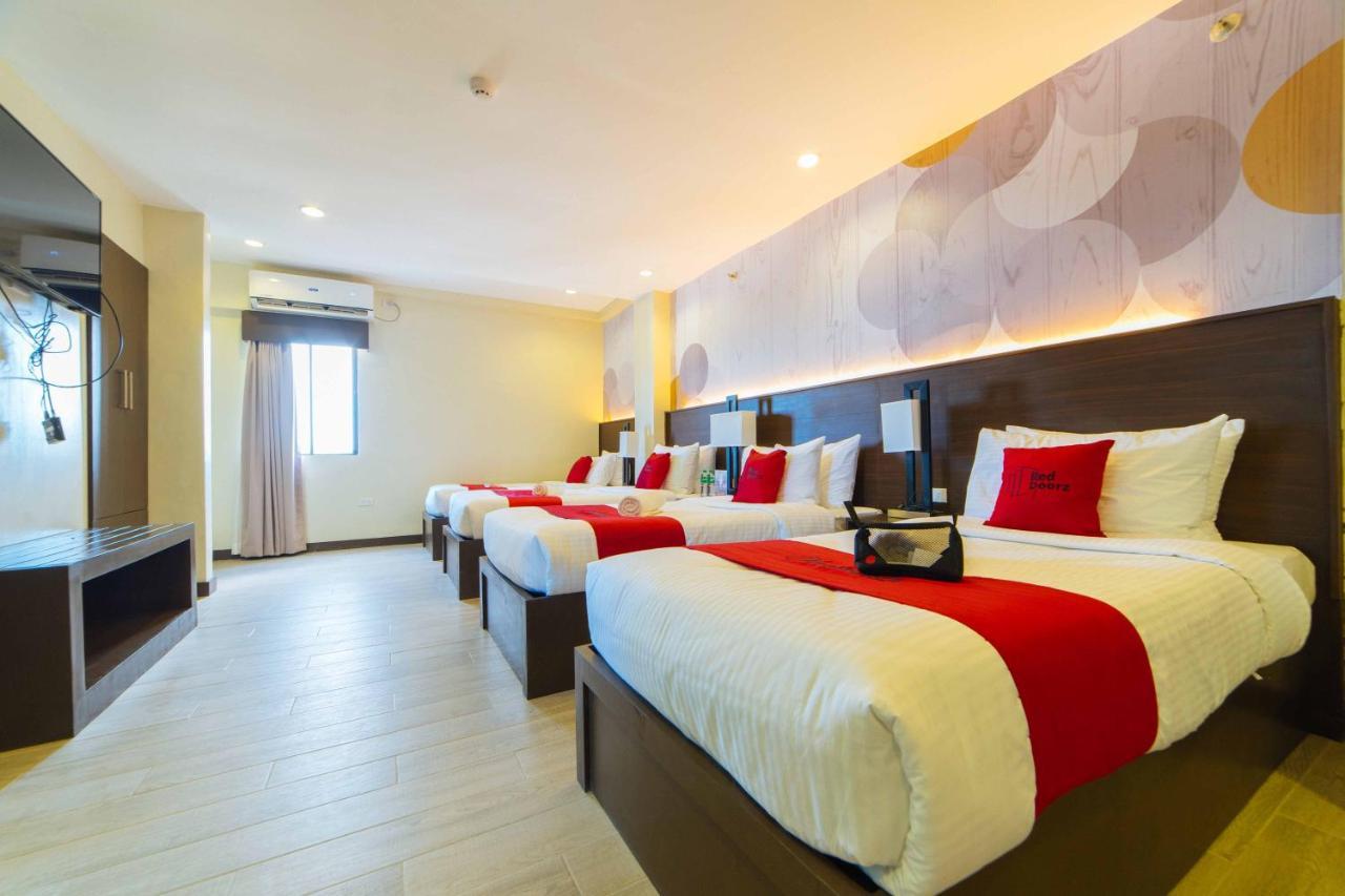 Готель Reddoorz Premium @ Sta Rosa Tagaytay Road Silang Екстер'єр фото