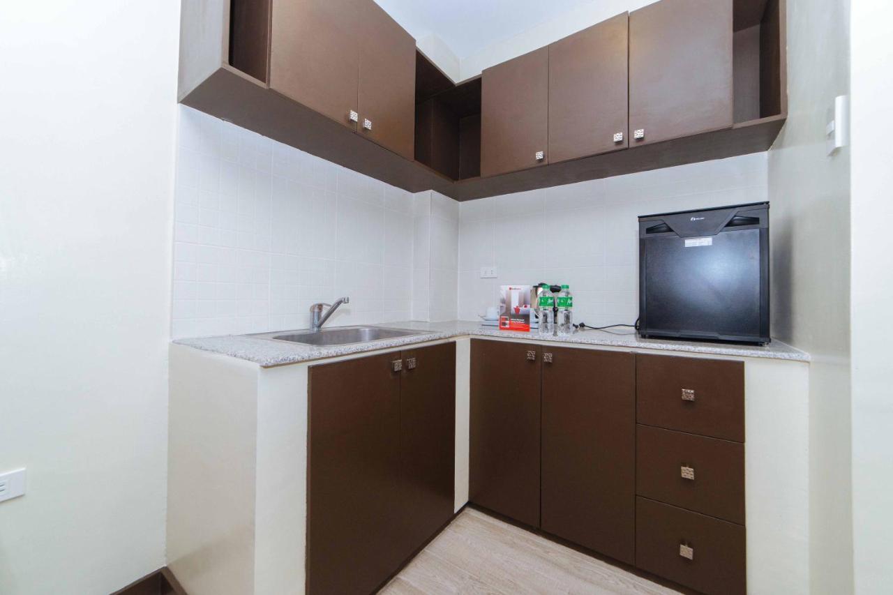 Готель Reddoorz Premium @ Sta Rosa Tagaytay Road Silang Екстер'єр фото