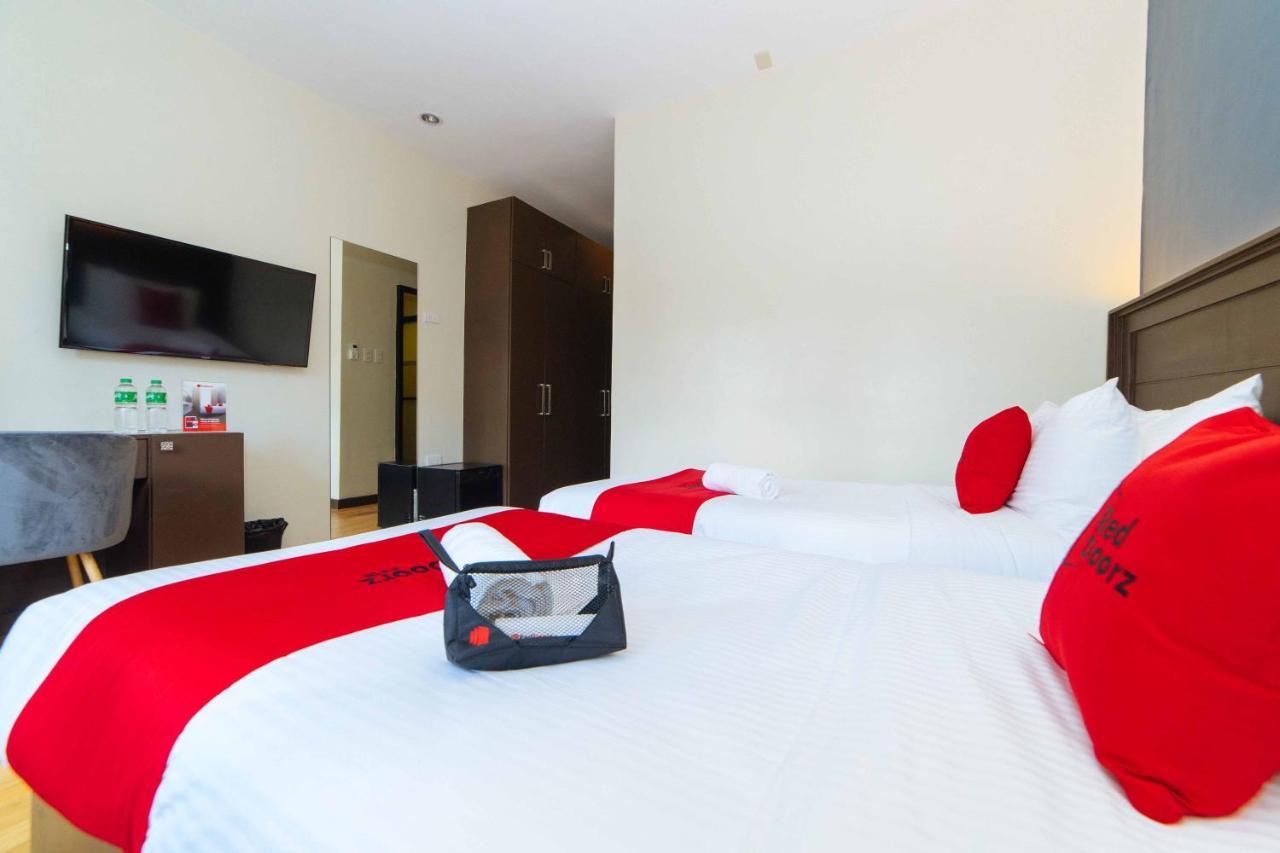 Готель Reddoorz Premium @ Sta Rosa Tagaytay Road Silang Екстер'єр фото