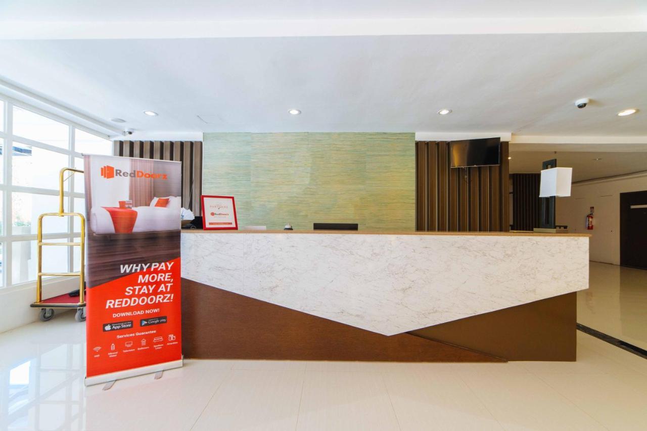 Готель Reddoorz Premium @ Sta Rosa Tagaytay Road Silang Екстер'єр фото