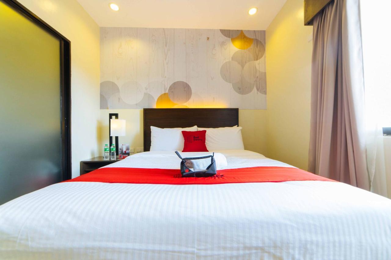 Готель Reddoorz Premium @ Sta Rosa Tagaytay Road Silang Екстер'єр фото