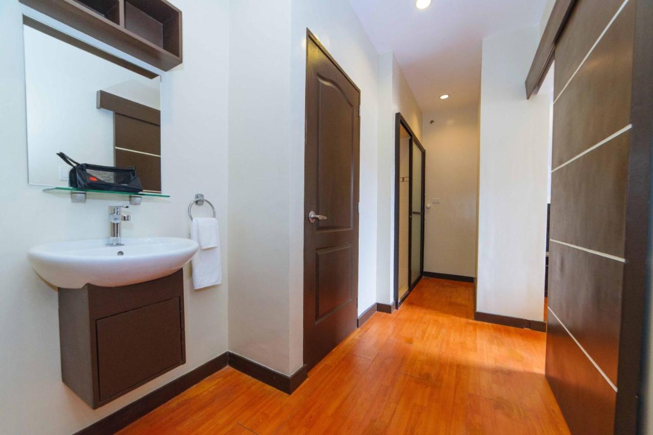 Готель Reddoorz Premium @ Sta Rosa Tagaytay Road Silang Екстер'єр фото