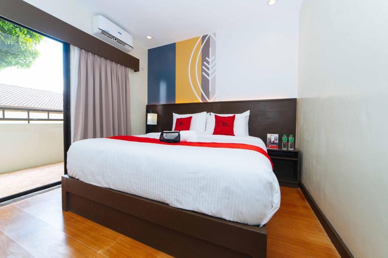 Готель Reddoorz Premium @ Sta Rosa Tagaytay Road Silang Екстер'єр фото