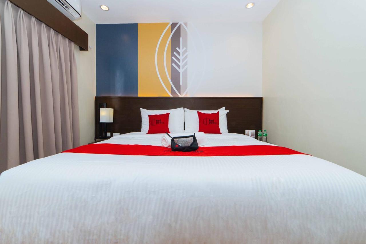 Готель Reddoorz Premium @ Sta Rosa Tagaytay Road Silang Екстер'єр фото