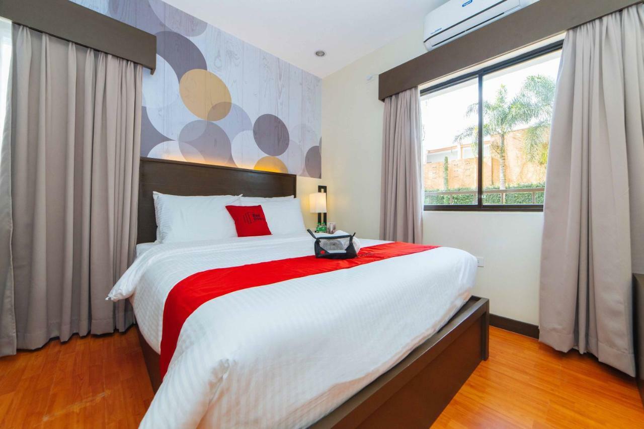 Готель Reddoorz Premium @ Sta Rosa Tagaytay Road Silang Екстер'єр фото