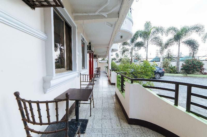 Готель Reddoorz Premium @ Sta Rosa Tagaytay Road Silang Екстер'єр фото