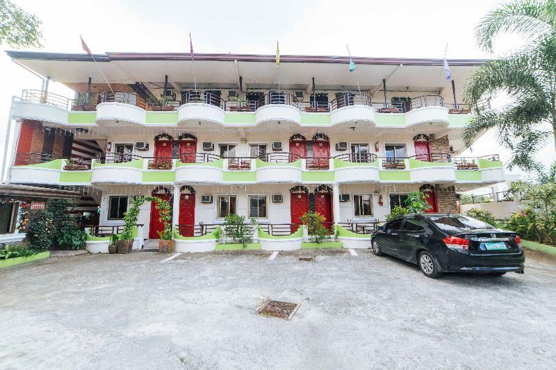 Готель Reddoorz Premium @ Sta Rosa Tagaytay Road Silang Екстер'єр фото