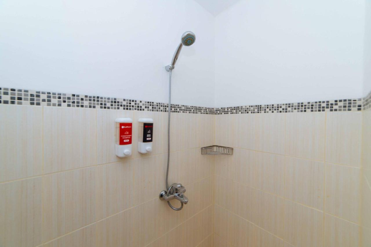 Готель Reddoorz Premium @ Sta Rosa Tagaytay Road Silang Екстер'єр фото